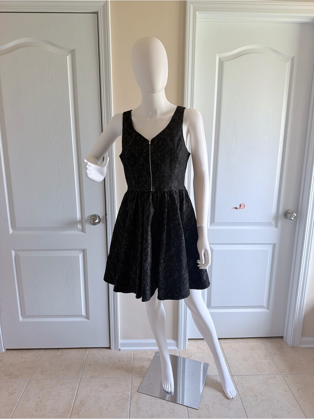 Express Cocktail Fit and Flare Black Lace Front Zipper Dress Size 8 Like New